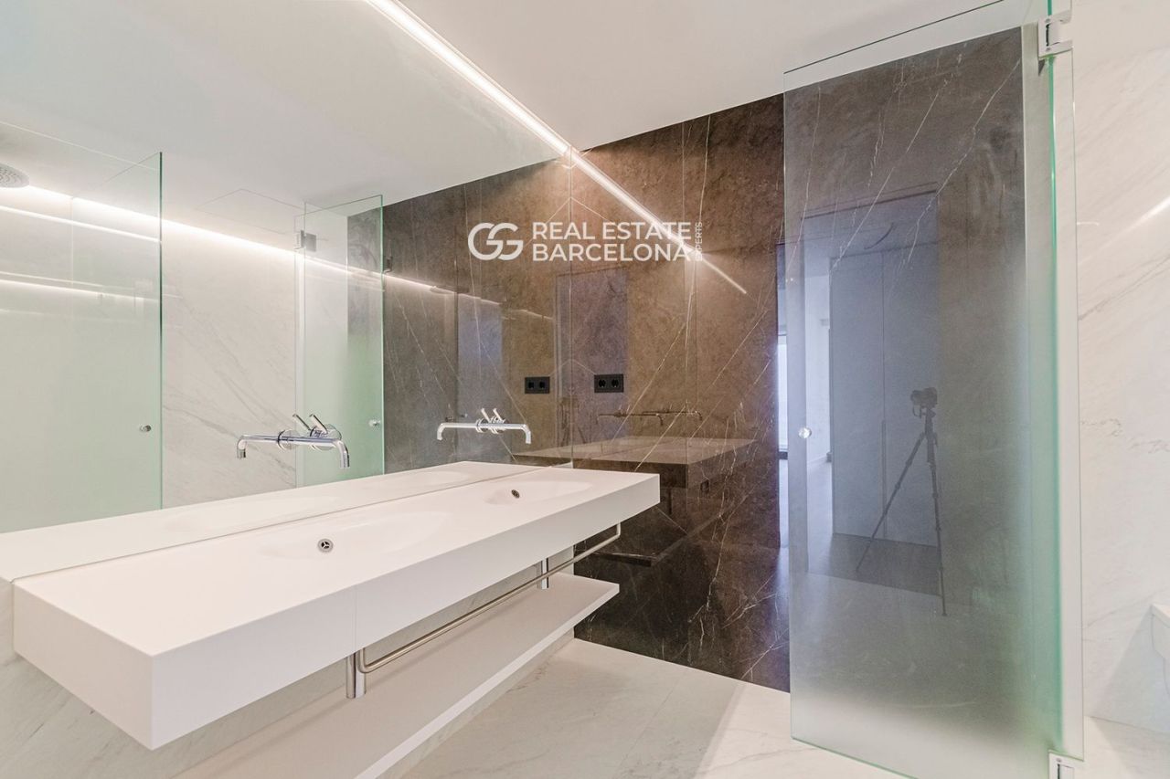 Квартира в Барселоне, Испания, 194 м² - фото 17