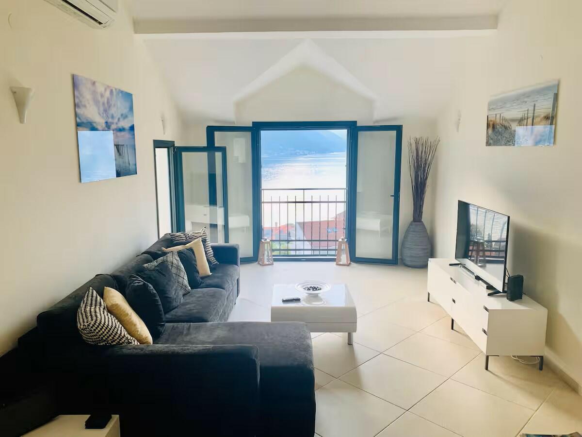 Квартира в Доброте, Черногория, 60 м² - фото 11