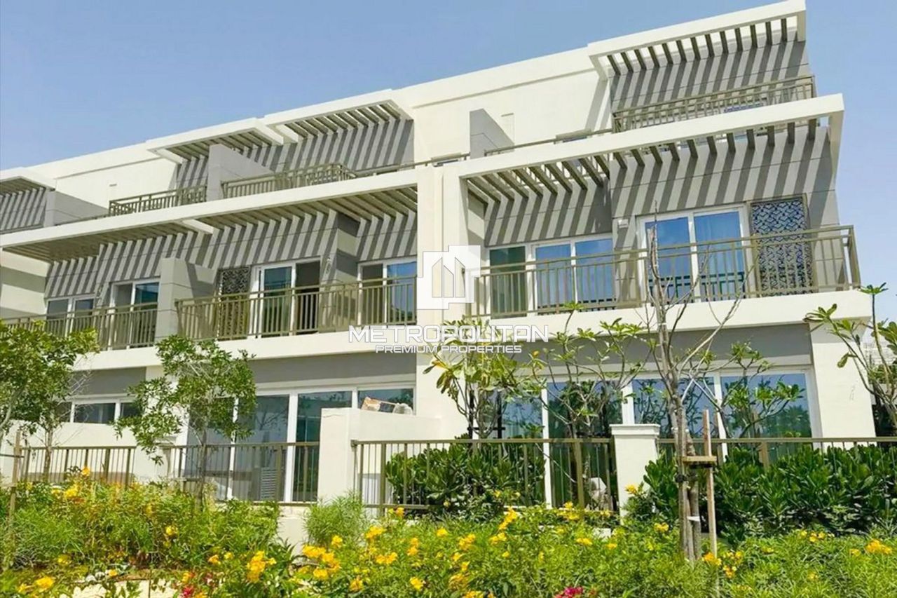 Таунхаус в Дубае, ОАЭ, 210 м² - фото 1