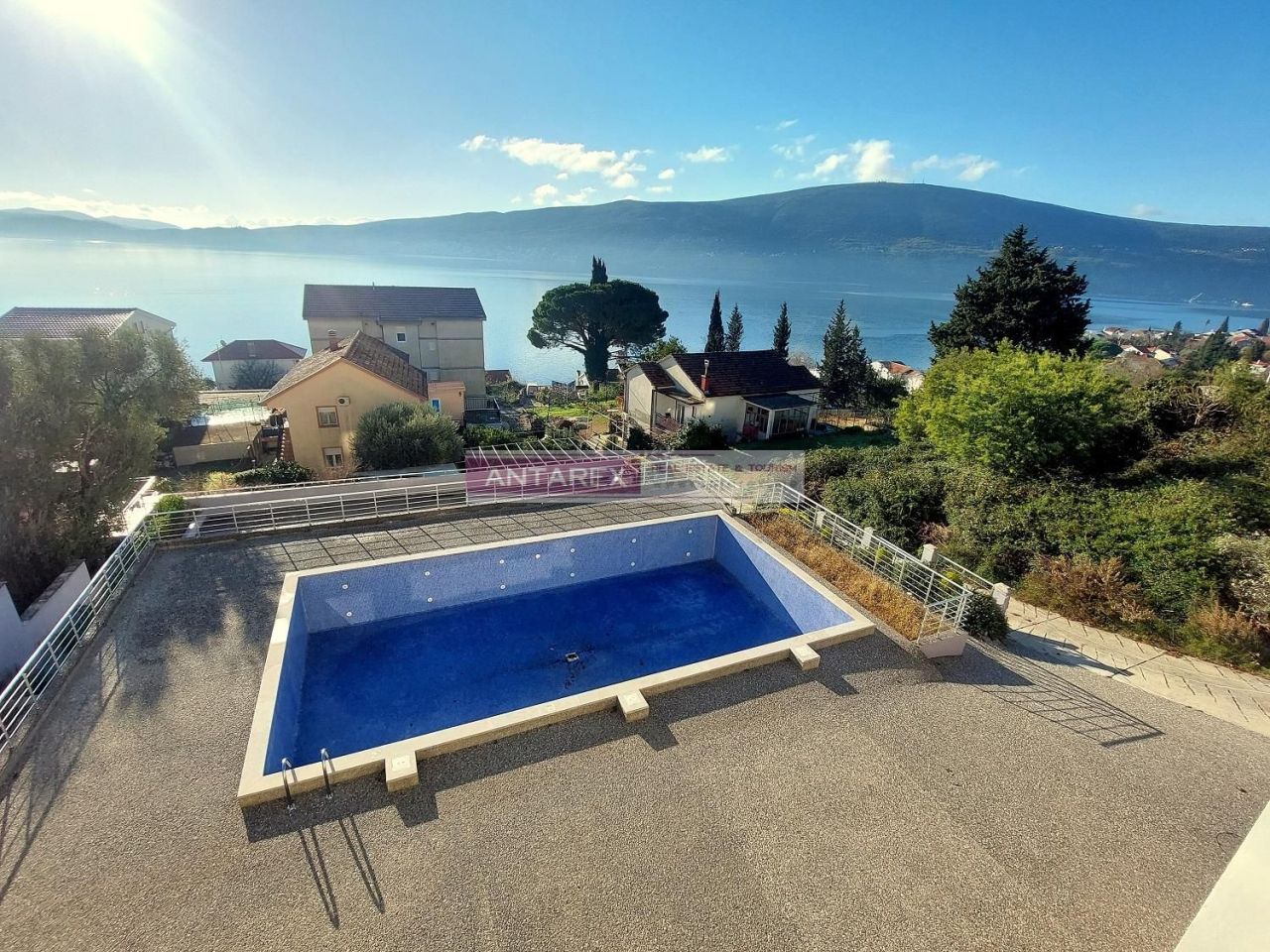 Апартаменты в Биеле, Черногория, 41 м² - фото 1