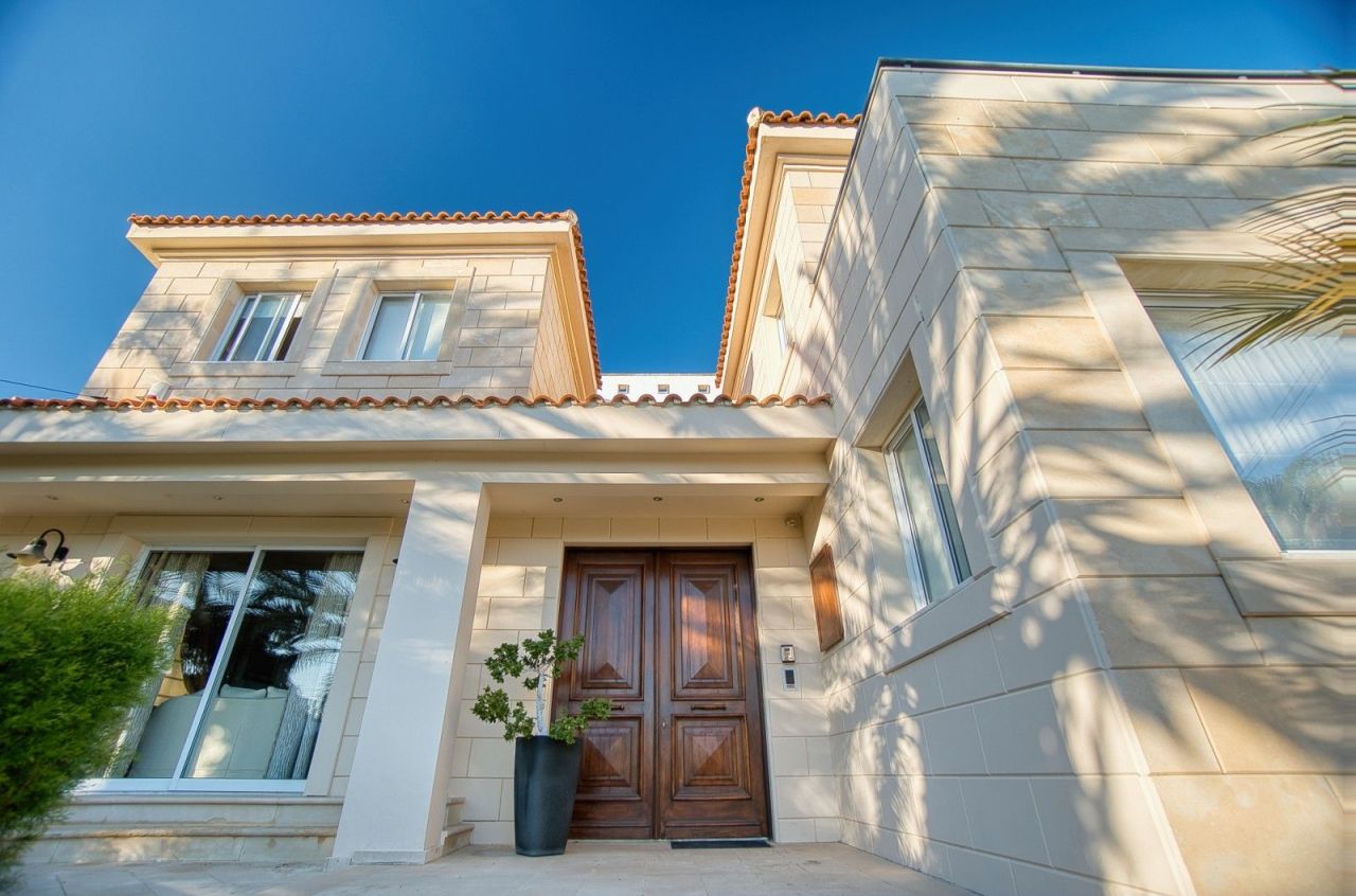 Вилла в Лимасоле, Кипр, 402 м² - фото 1