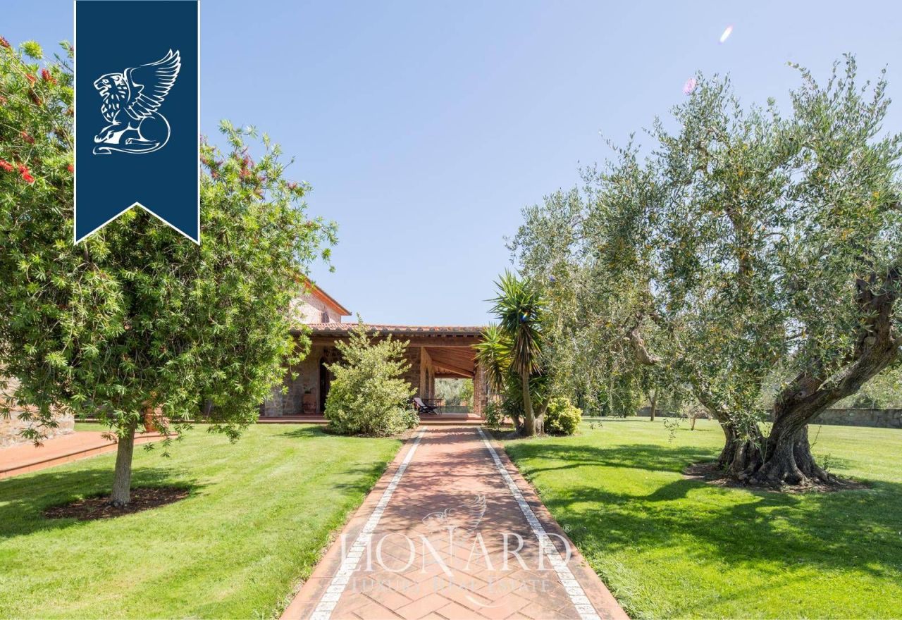 Ферма в Гроссето, Италия, 760 м² - фото 1