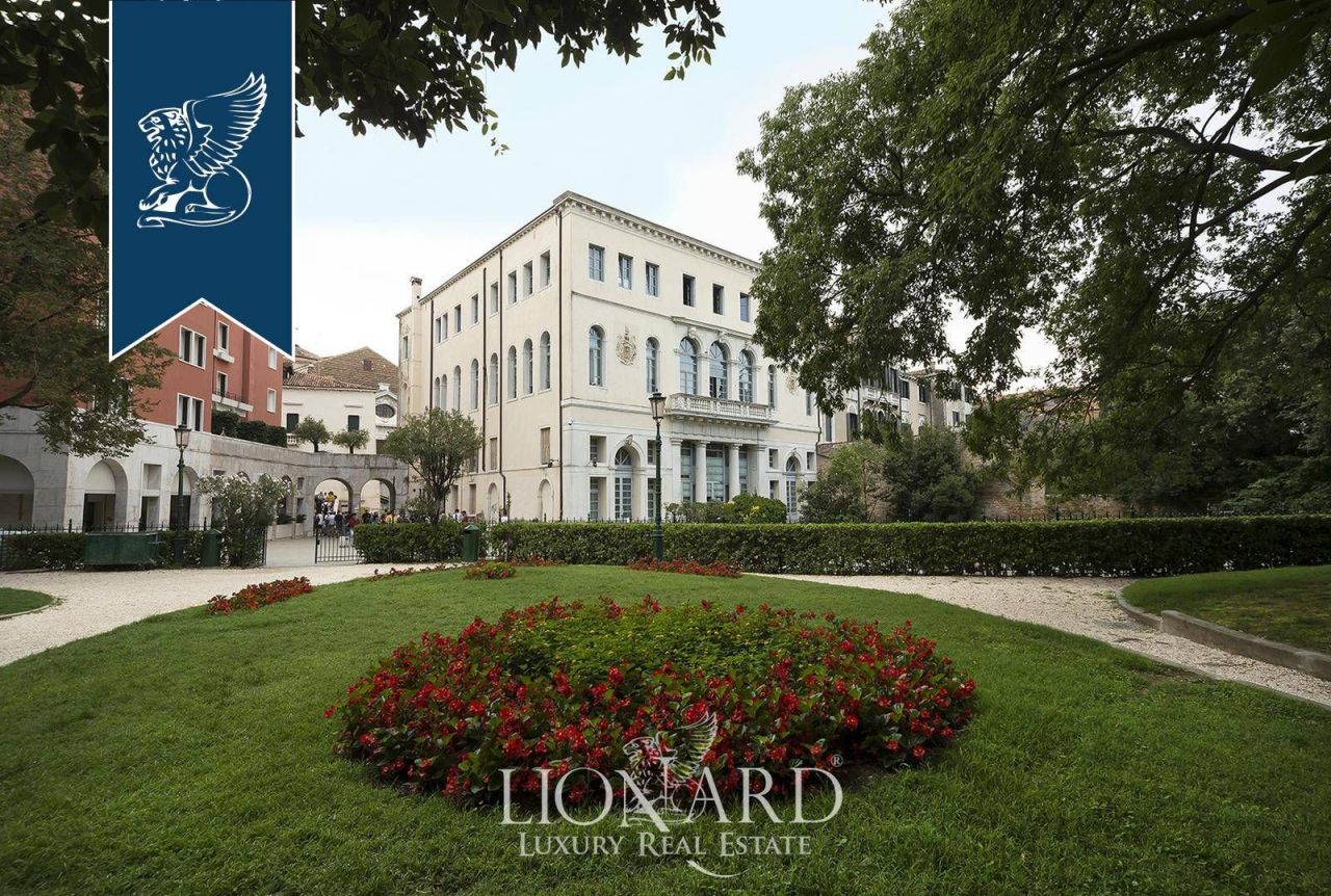 Дом в Венеции, Италия, 1 980 м² - фото 3