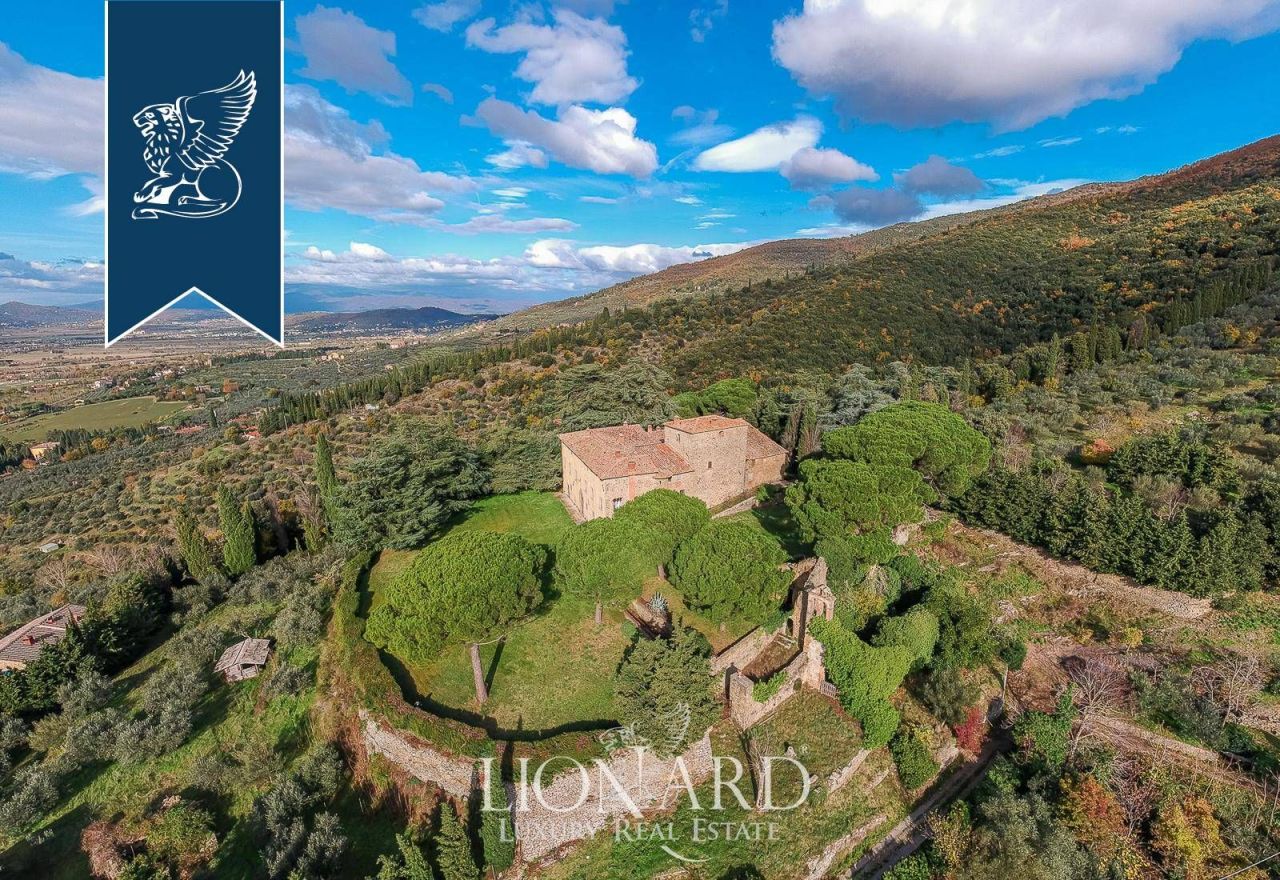 Замок в Ареццо, Италия, 3 000 м² - фото 4