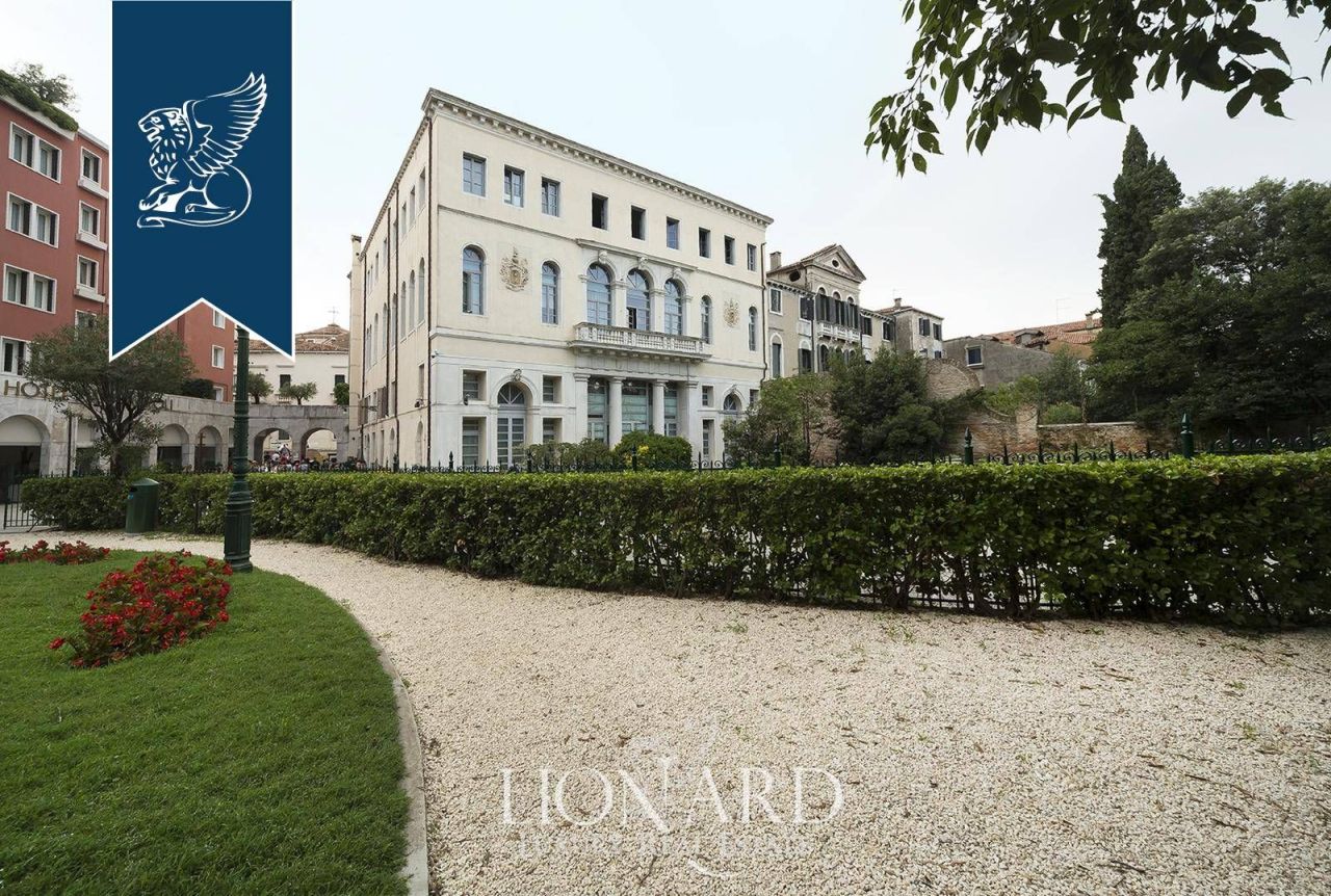 Дом в Венеции, Италия, 1 980 м² - фото 4