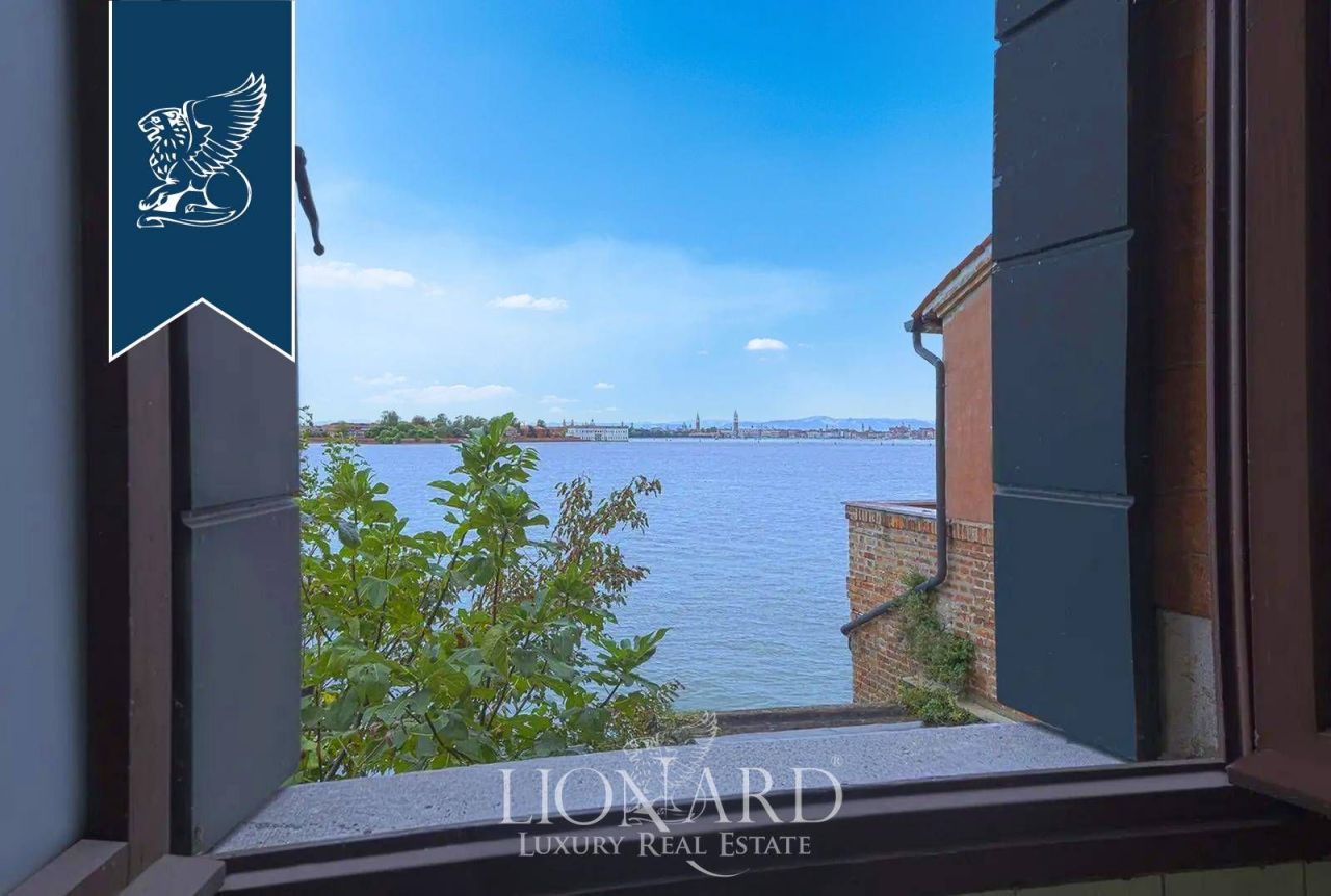 Вилла в Венеции, Италия, 720 м² - фото 11