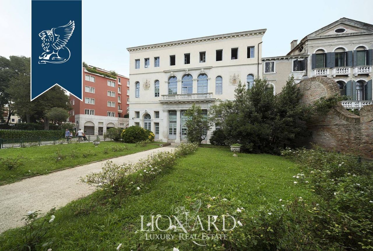 Дом в Венеции, Италия, 1 980 м² - фото 11