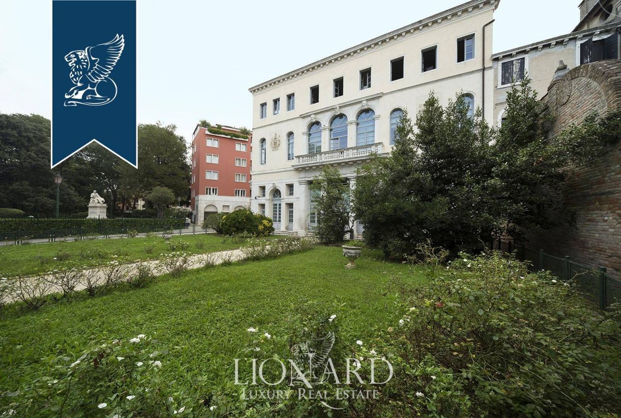 Дом в Венеции, Италия, 1 980 м² - фото 12