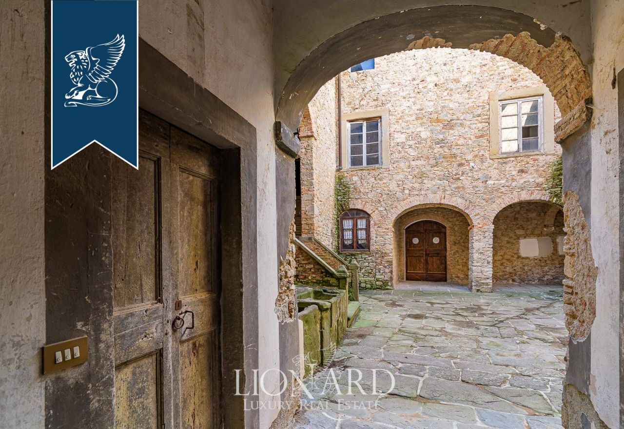 Замок в Ареццо, Италия, 3 000 м² - фото 16