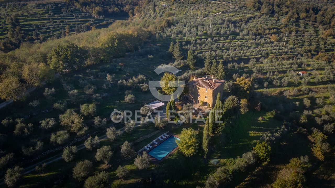 Дом Civitella in Val di Chiana, Италия, 282 м² - фото 1