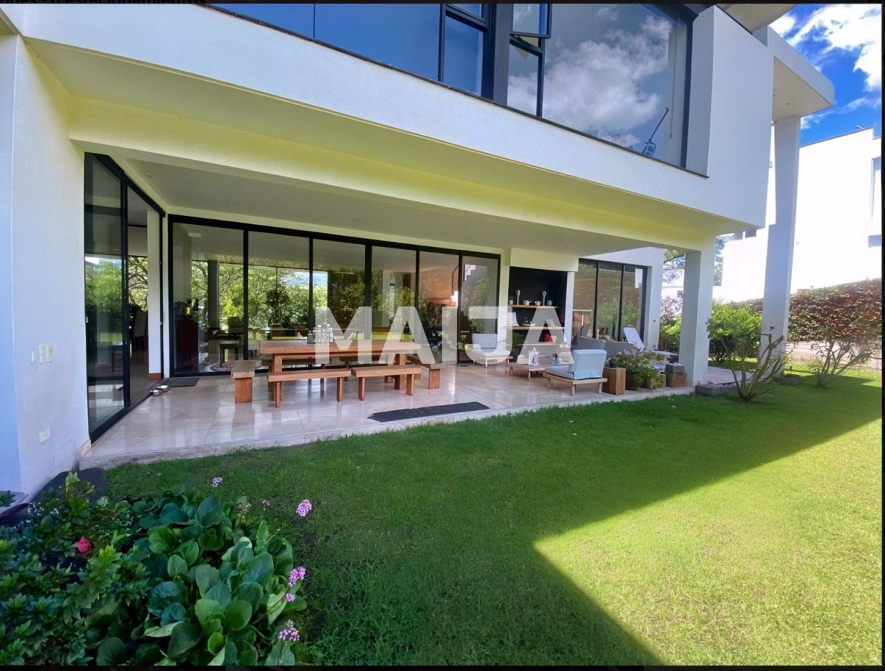 Дом Puembo, Эквадор, 498 м² - фото 3