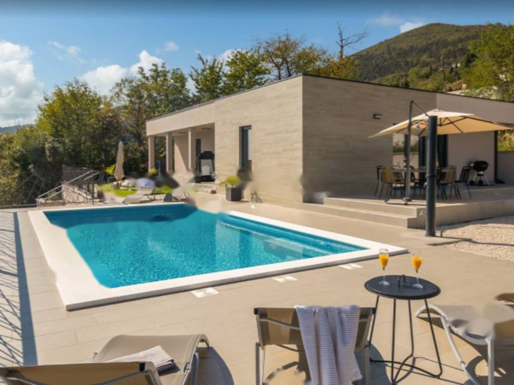 Дом в Опатии, Хорватия, 1 224 м² - фото 1