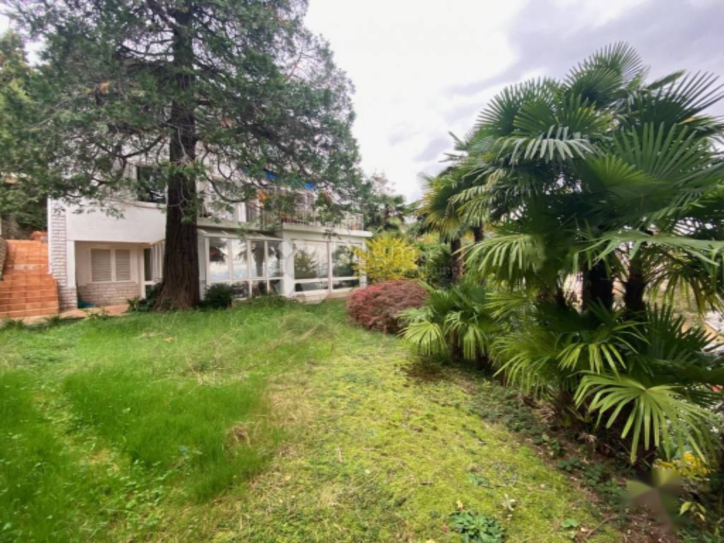 Дом в Опатии, Хорватия, 200 м² - фото 1