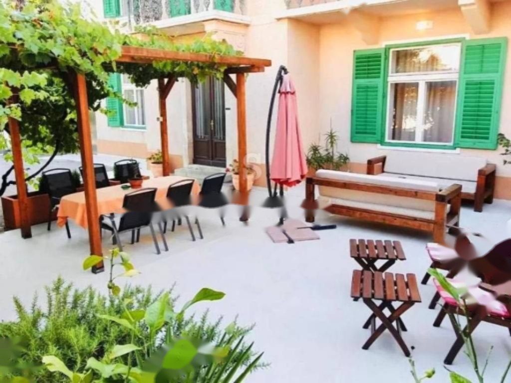 Квартира в Опатии, Хорватия, 200 м² - фото 1