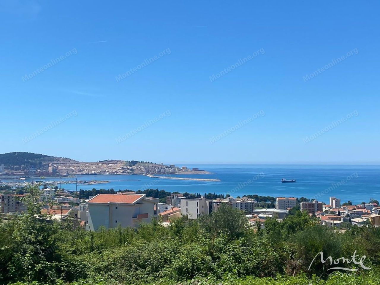 Земля в Баре, Черногория, 1 883 м² - фото 1