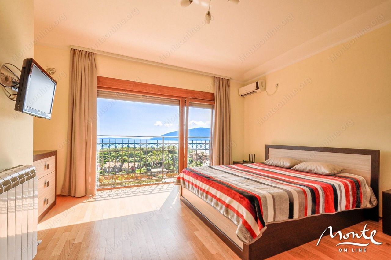 Вилла в Зеленике, Черногория, 227 м² - фото 15