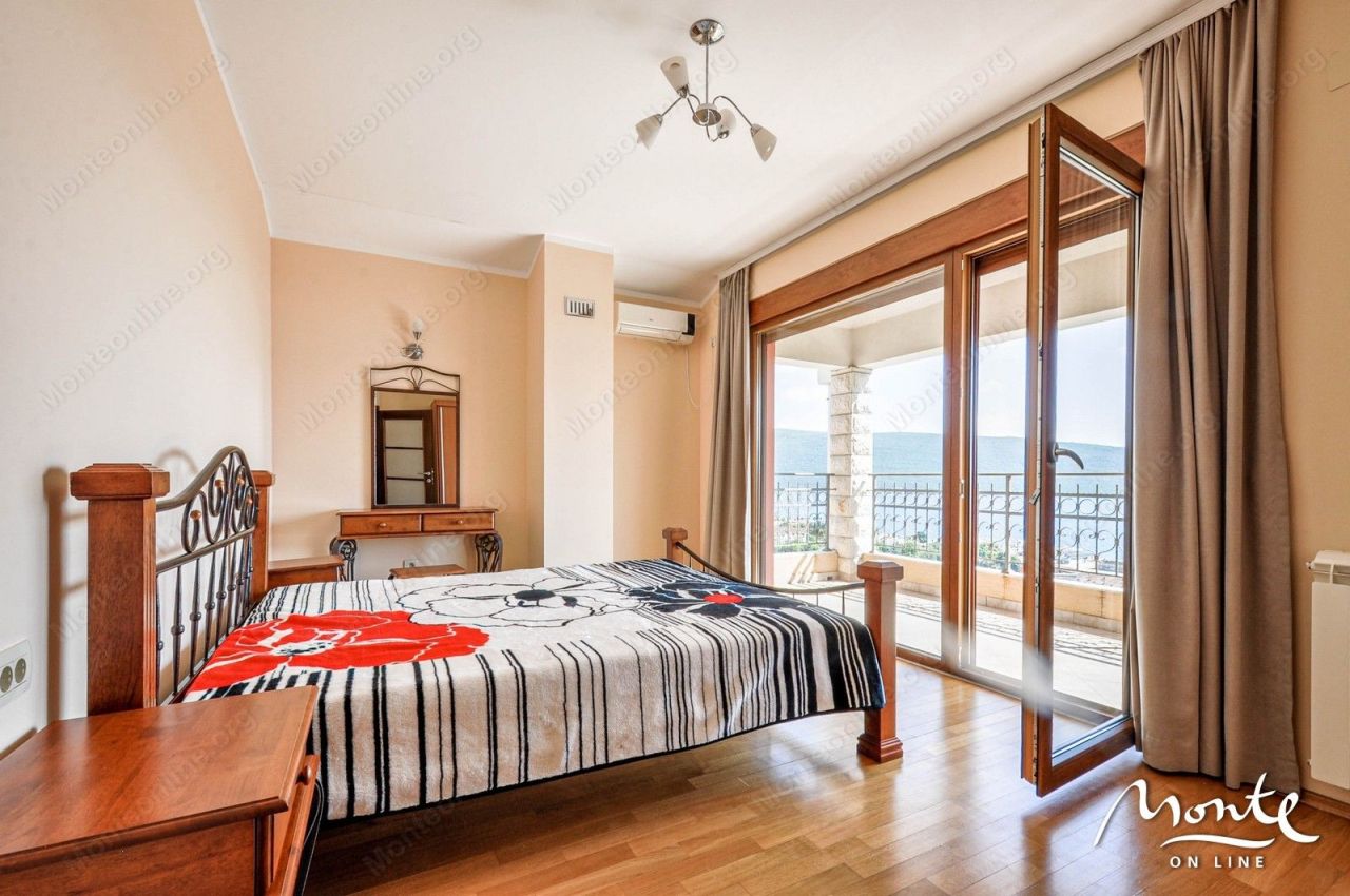 Вилла в Зеленике, Черногория, 227 м² - фото 17