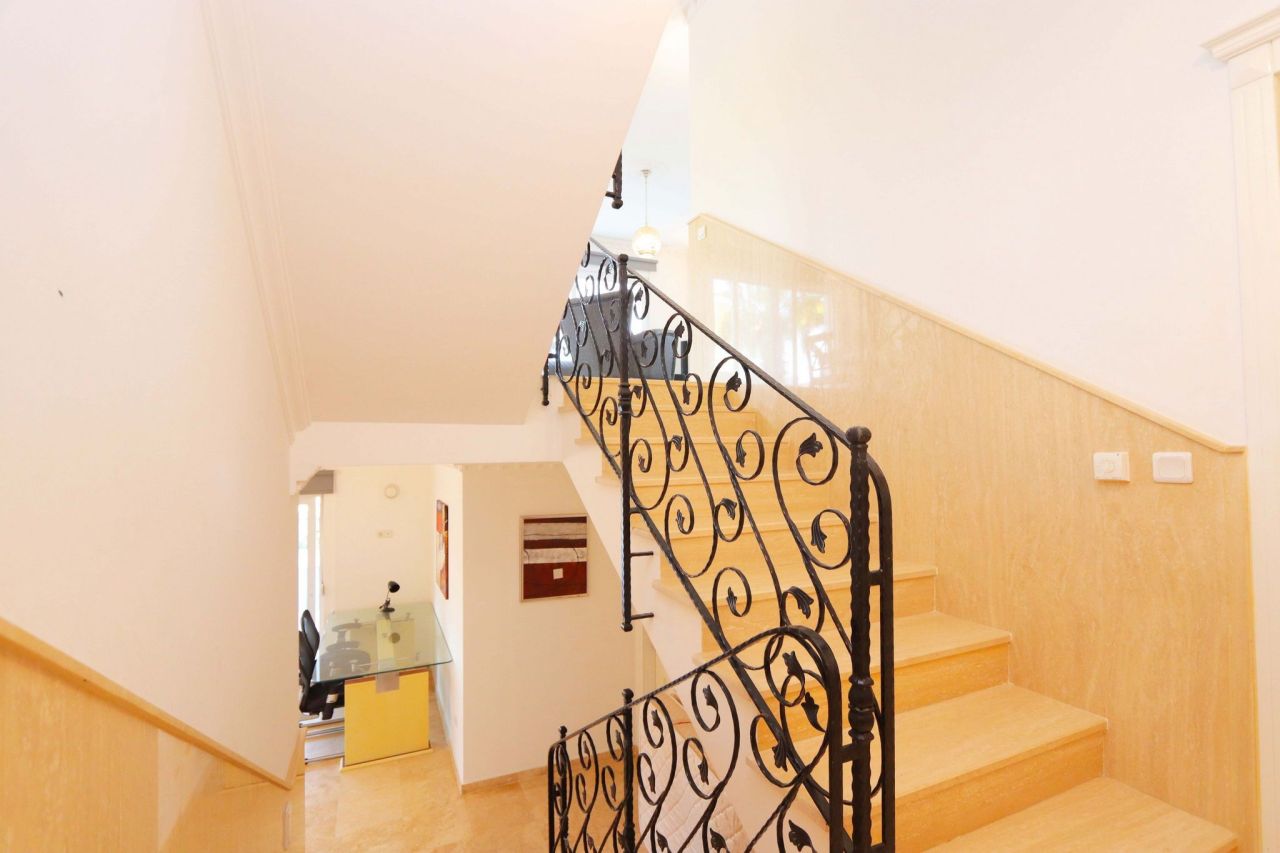 Вилла в Алании, Турция, 305 м² - фото 14