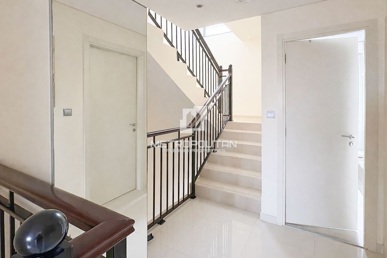 Таунхаус в Дубае, ОАЭ, 234 м² - фото 9