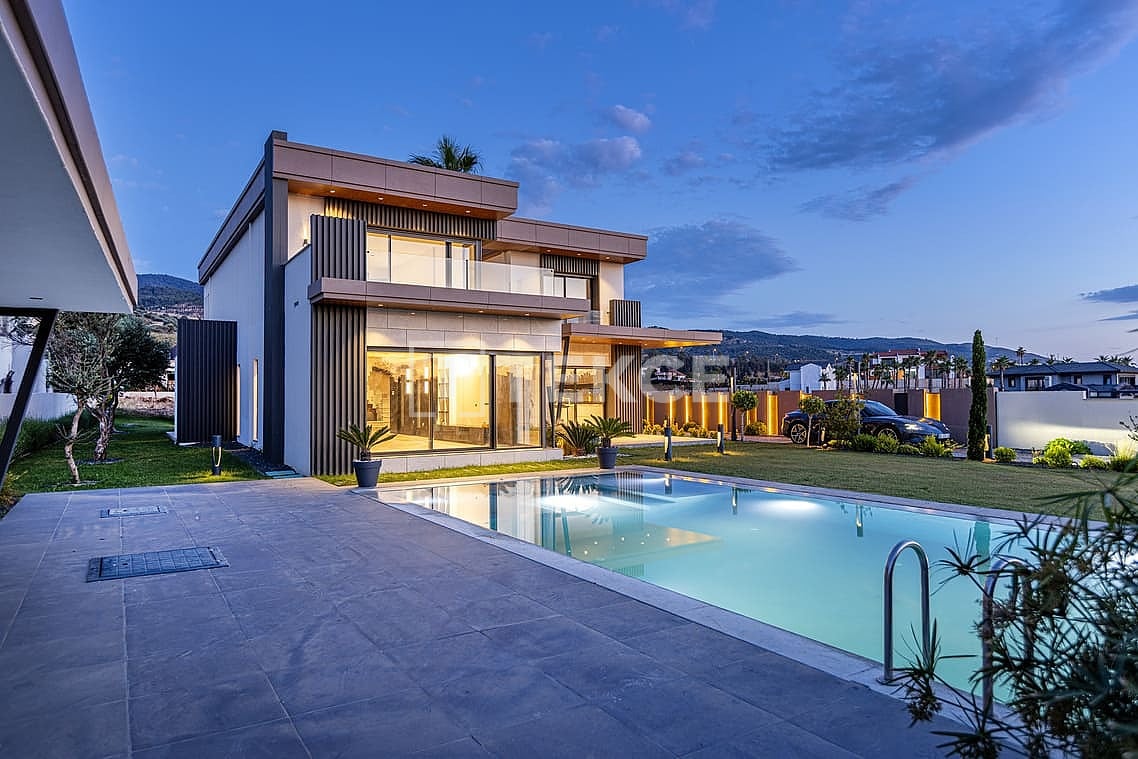 Вилла Гюзельбахче, Турция, 350 м² - фото 1