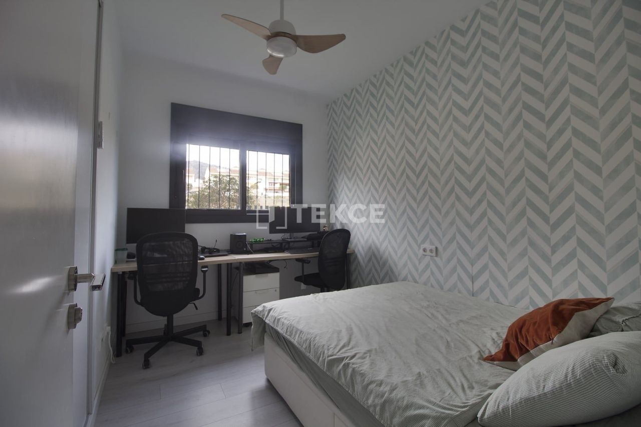 Апартаменты в Бенальмадене, Испания, 80 м² - фото 12