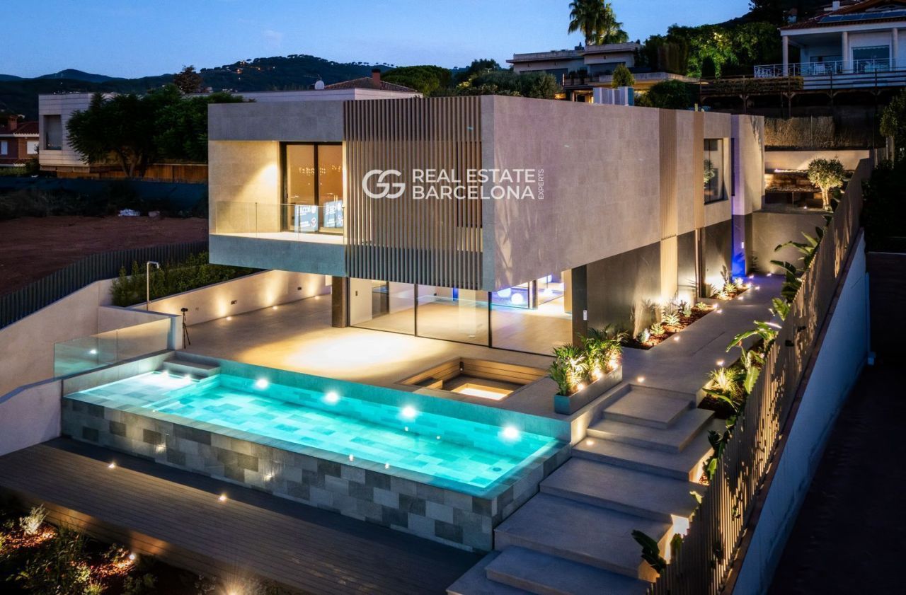 Дом в Барселоне, Испания, 594 м² - фото 1