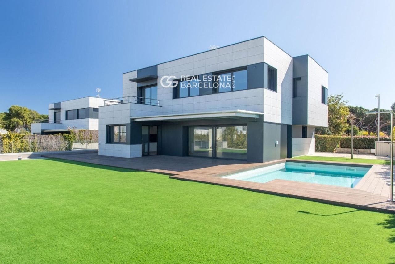 Дом Barcelona, Sant Andreu de Llavaneres, Испания, 464 м² - фото 1