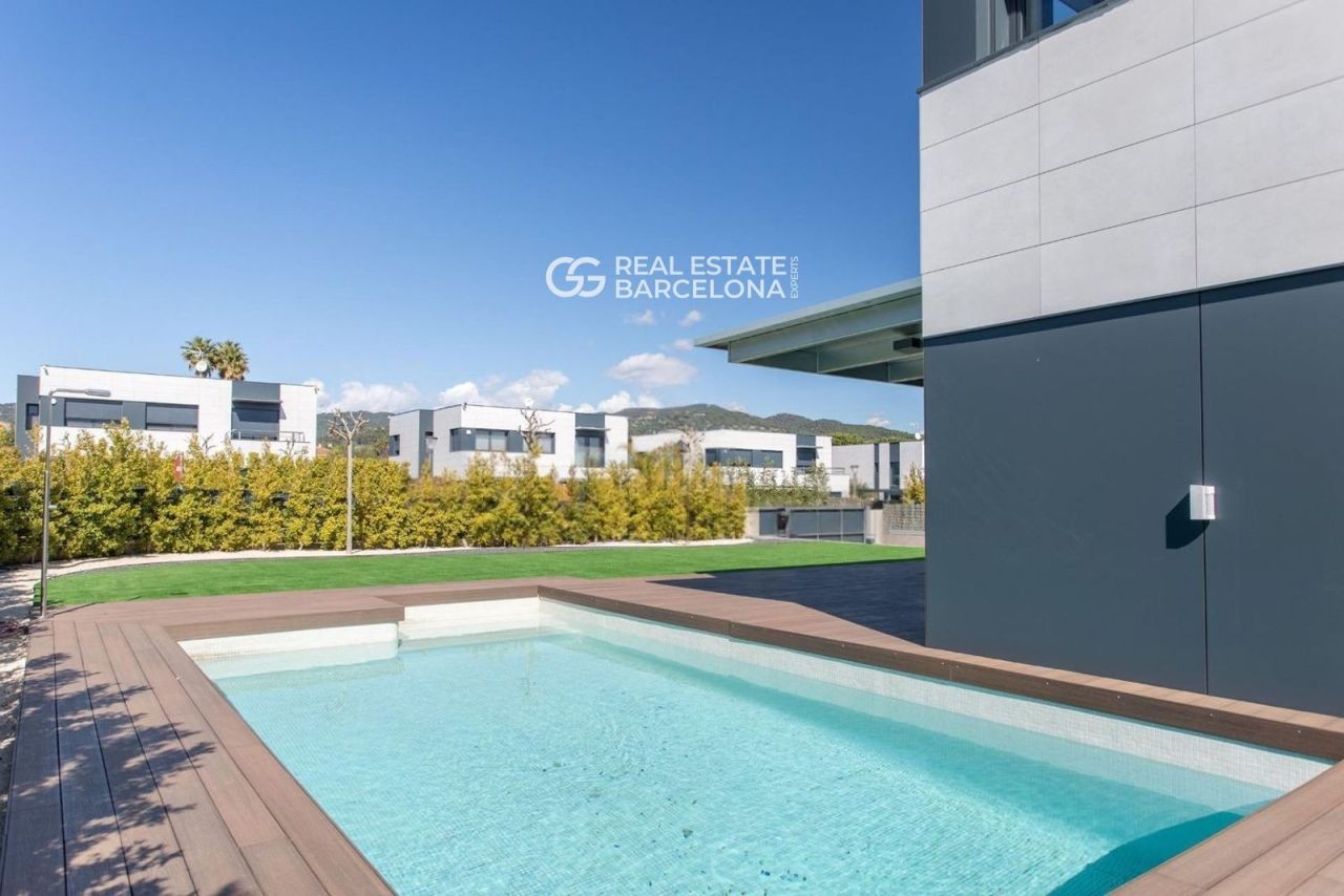 Дом Barcelona, Sant Andreu de Llavaneres, Испания, 464 м² - фото 2