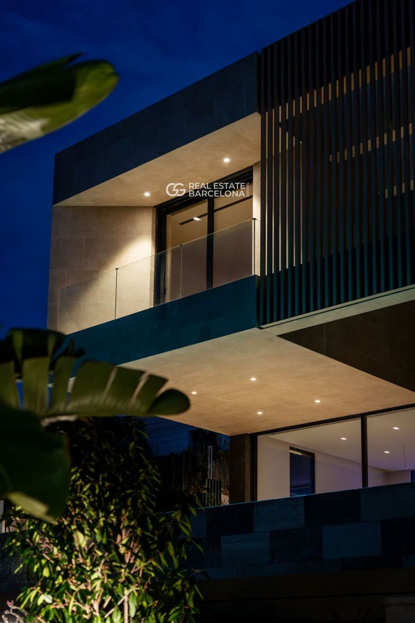 Дом в Барселоне, Испания, 594 м² - фото 2