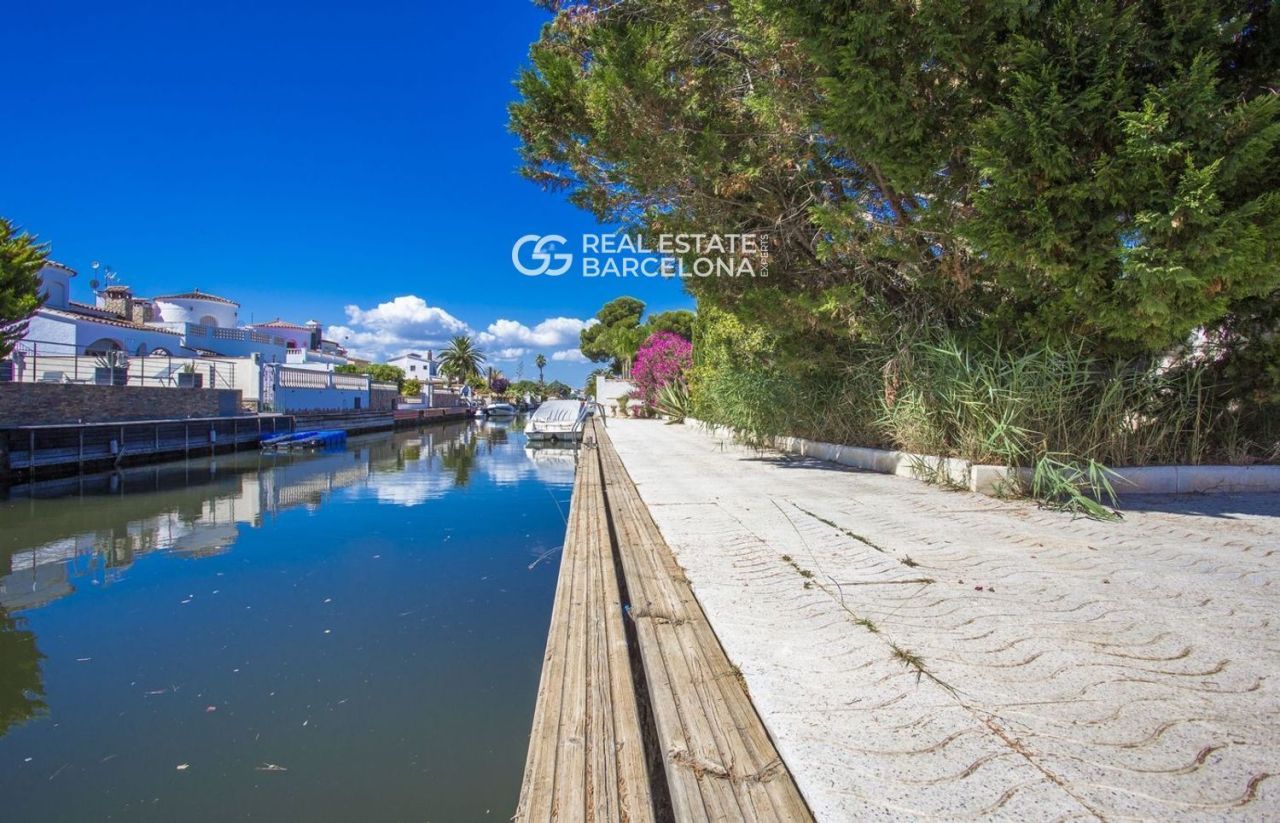 Дом Girona, Empuriabrava, Испания, 375 м² - фото 3