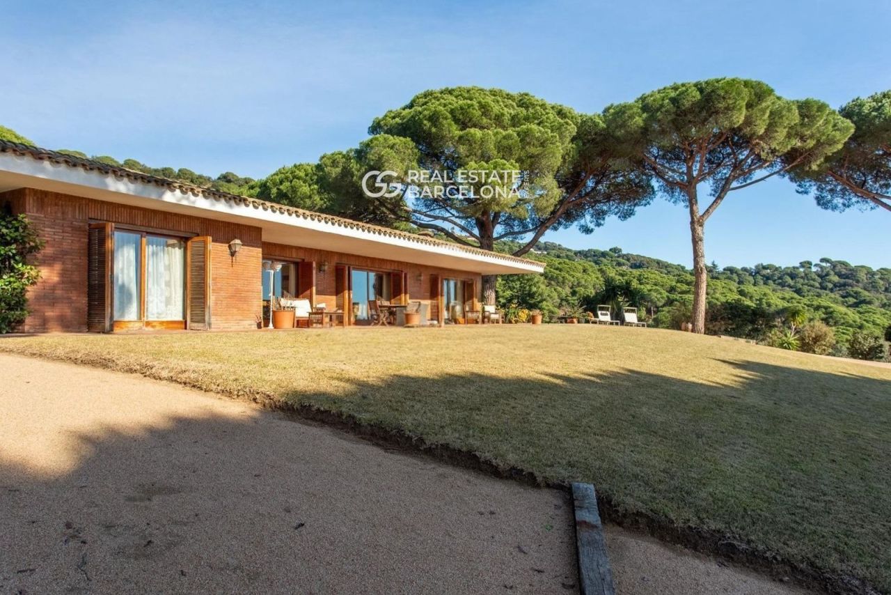 Дом Barcelona, Sant Andreu de Llavaneres, Испания, 495 м² - фото 4