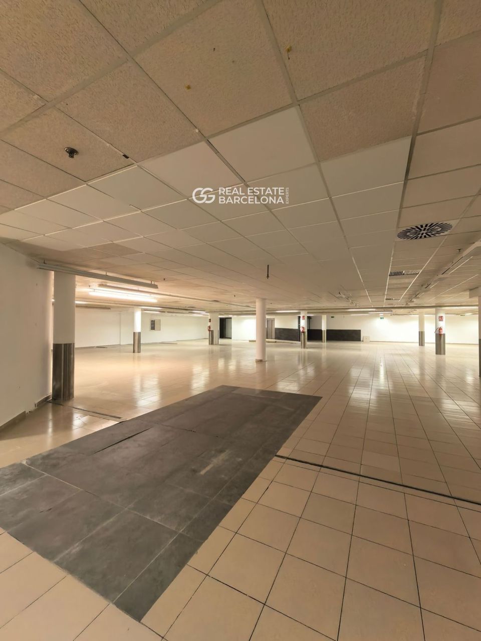 Магазин в Таррасе, Испания, 2.34 м² - фото 4