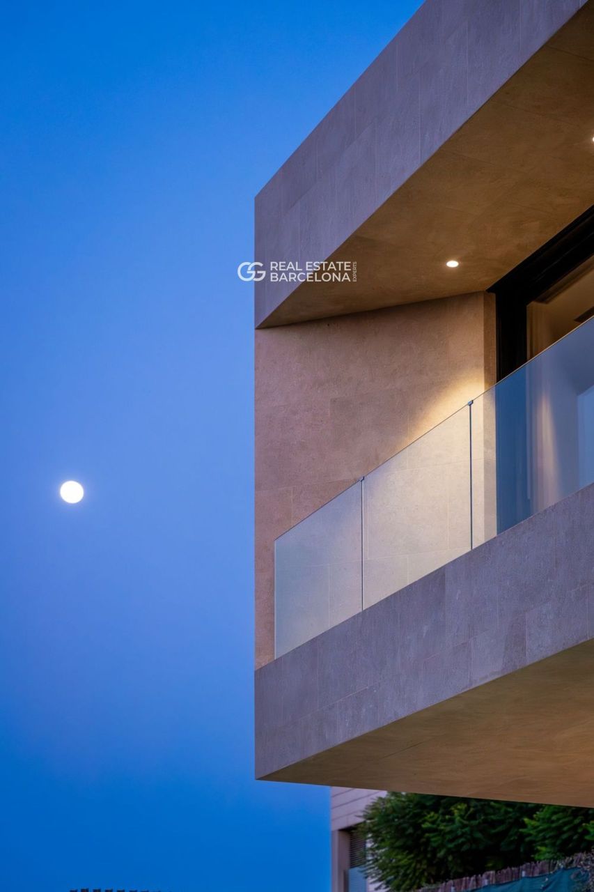 Дом в Барселоне, Испания, 594 м² - фото 5