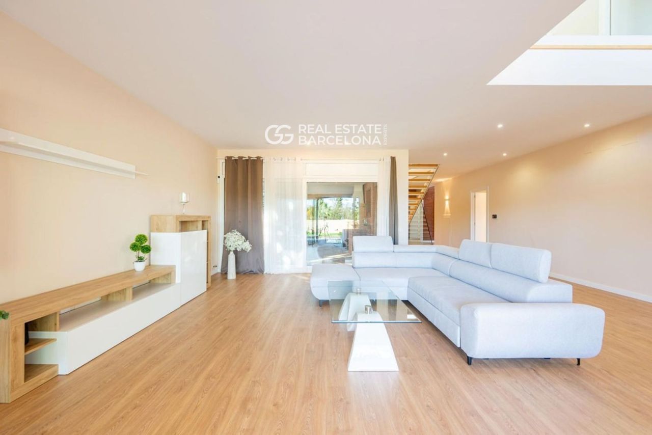 Дом в Барселоне, Испания, 941 м² - фото 5