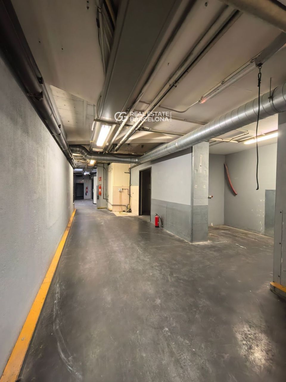 Магазин в Таррасе, Испания, 2.34 м² - фото 6