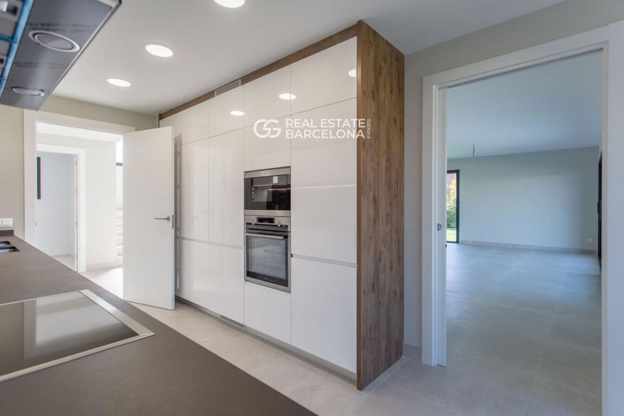 Дом Barcelona, Sant Andreu de Llavaneres, Испания, 464 м² - фото 7