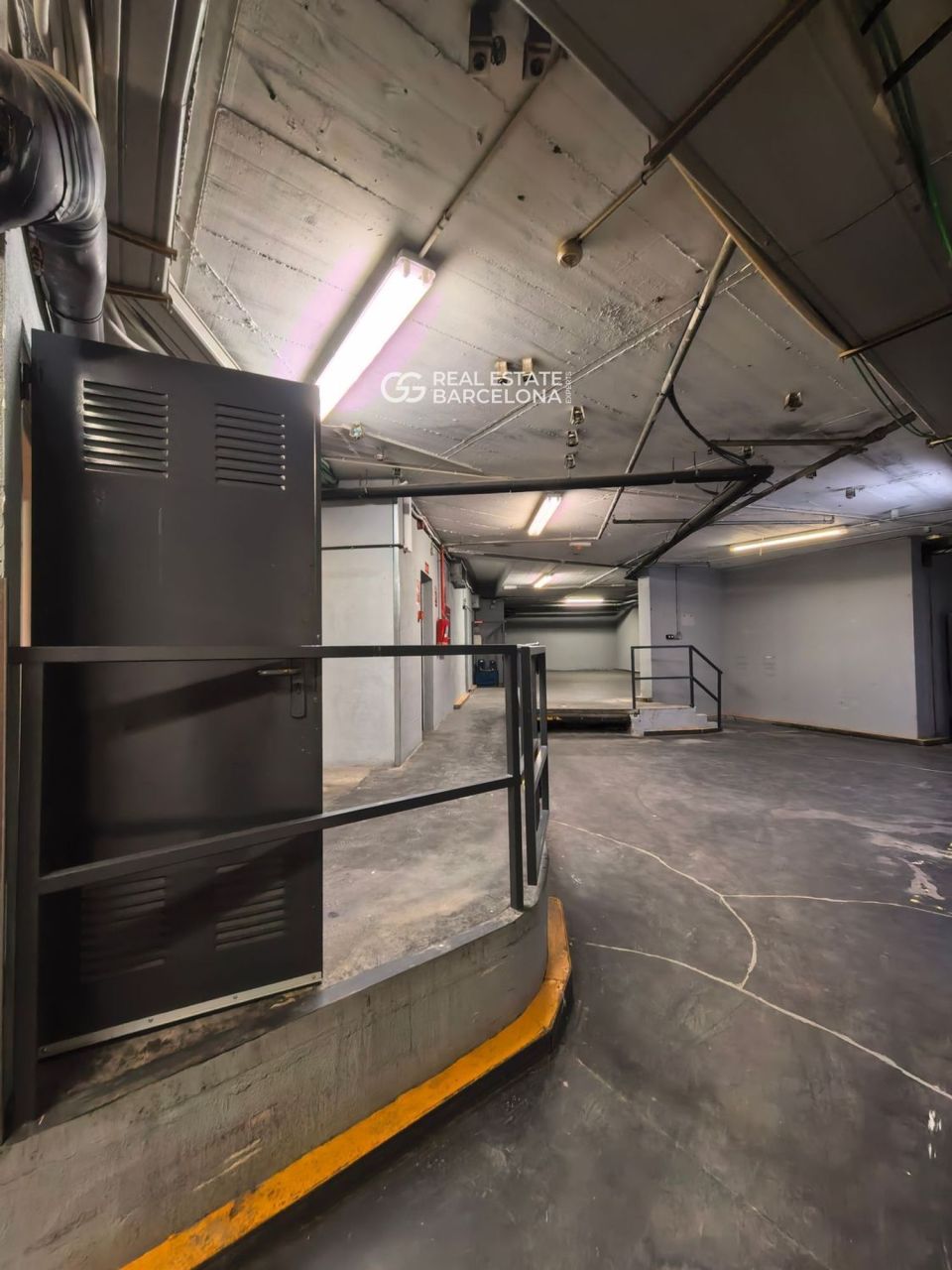 Магазин в Таррасе, Испания, 2.34 м² - фото 7