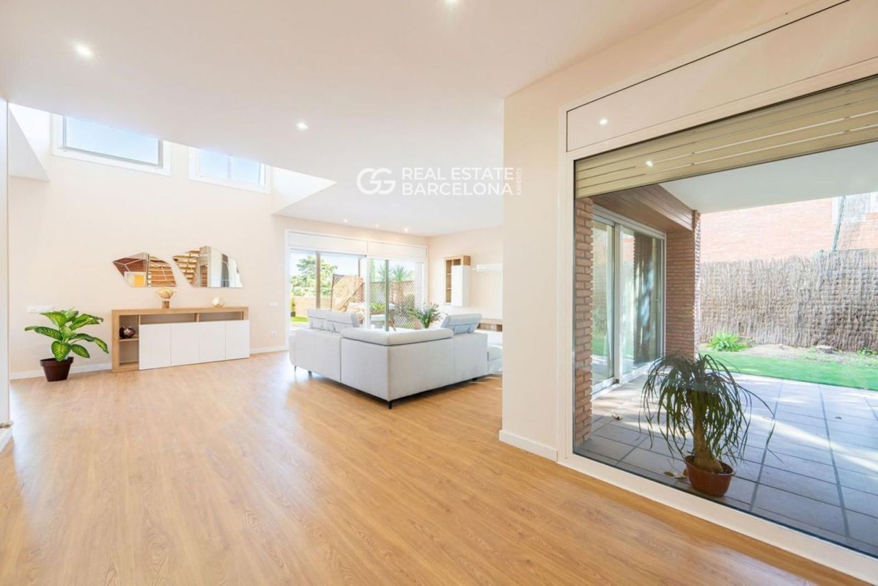 Дом в Барселоне, Испания, 941 м² - фото 7