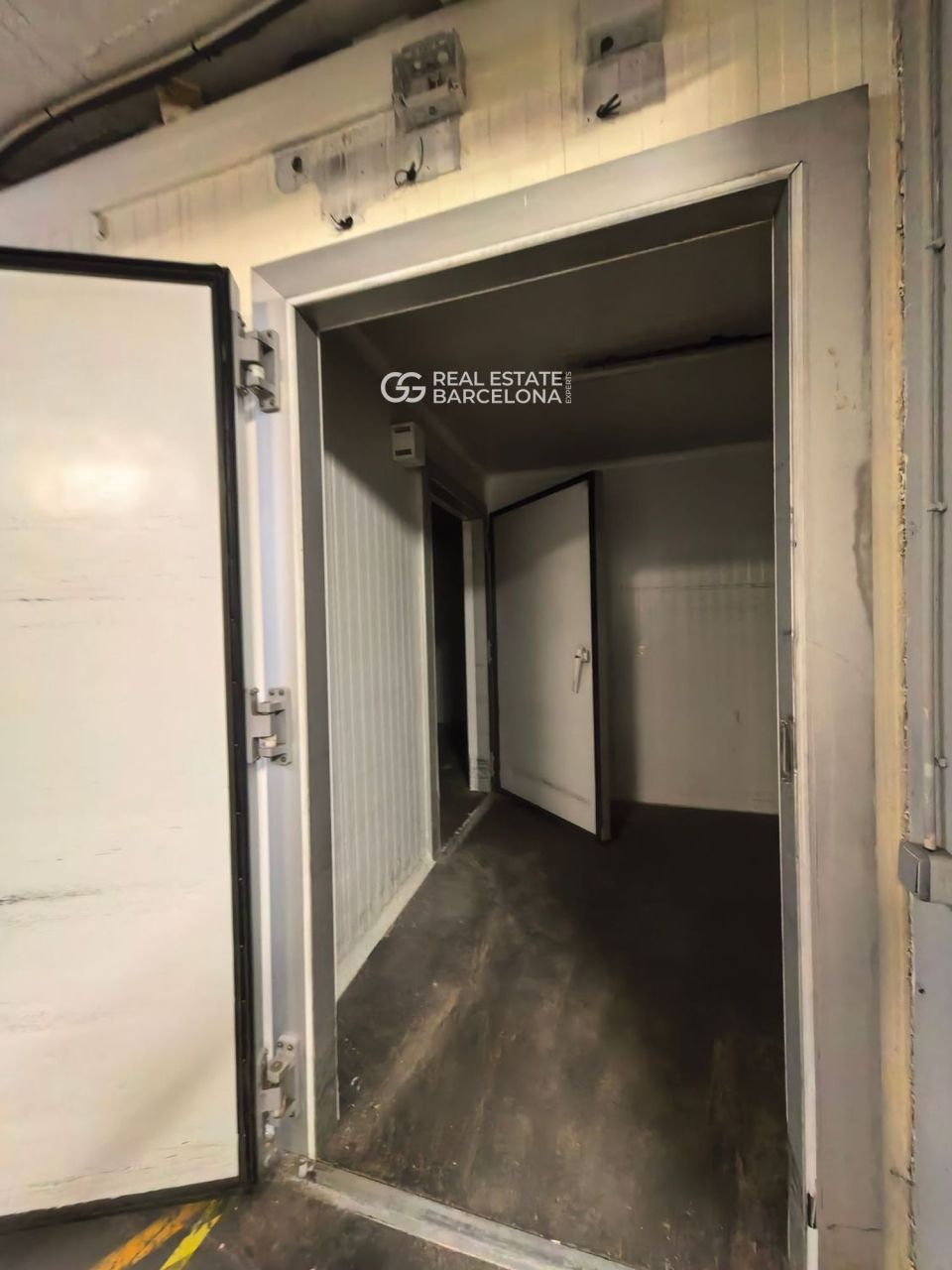 Магазин в Таррасе, Испания, 2.34 м² - фото 8