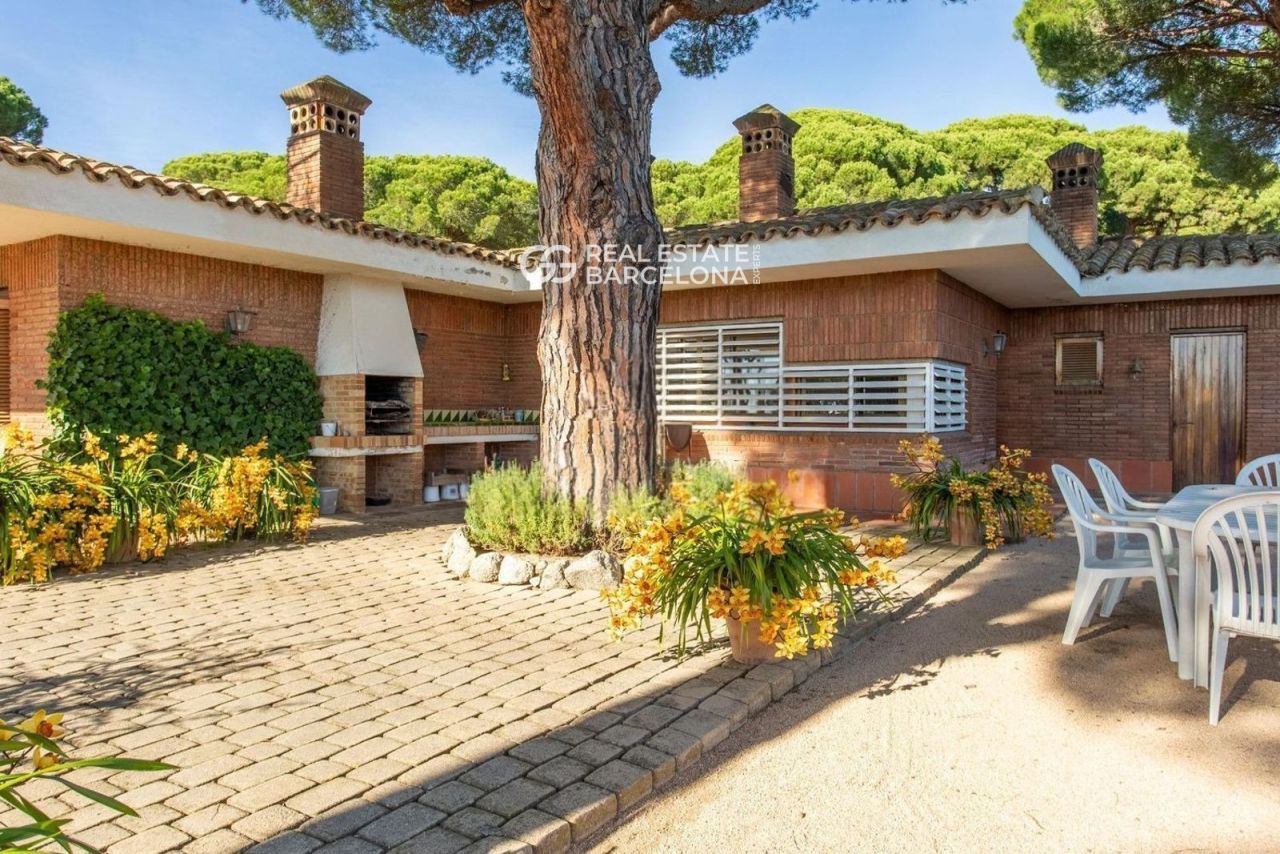 Дом Barcelona, Sant Andreu de Llavaneres, Испания, 495 м² - фото 10