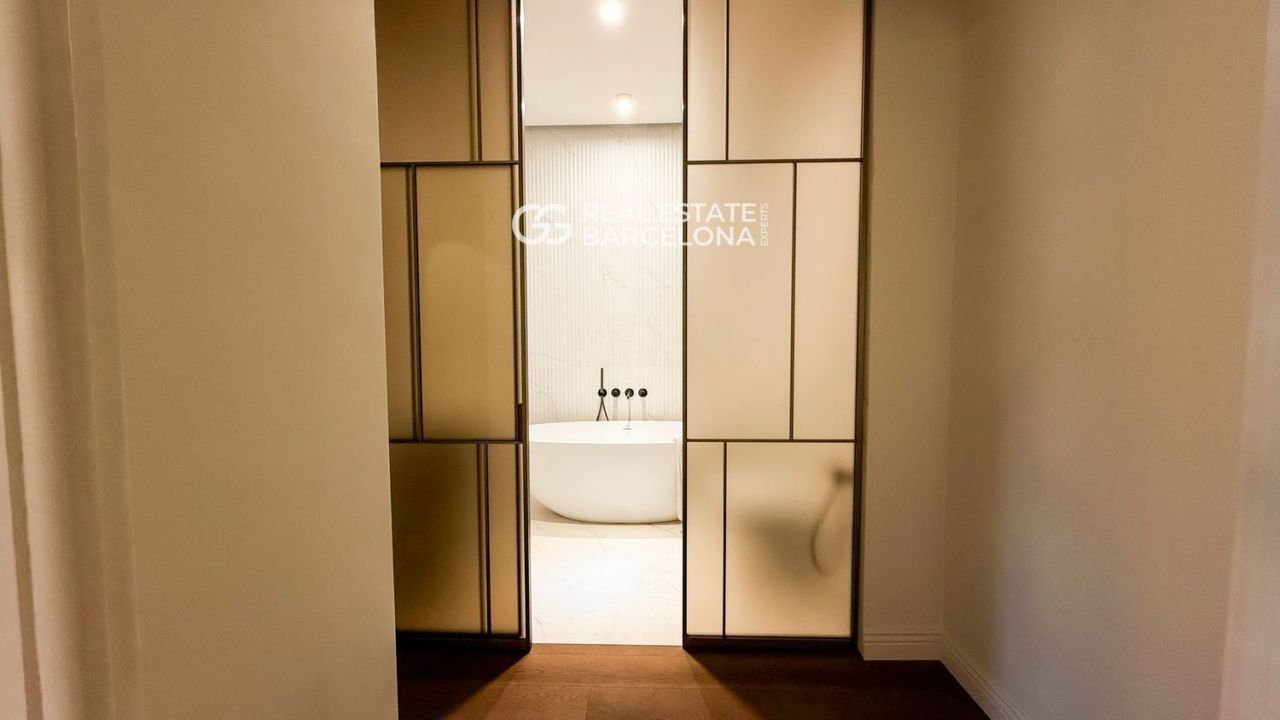 Квартира в Барселоне, Испания, 200 м² - фото 10