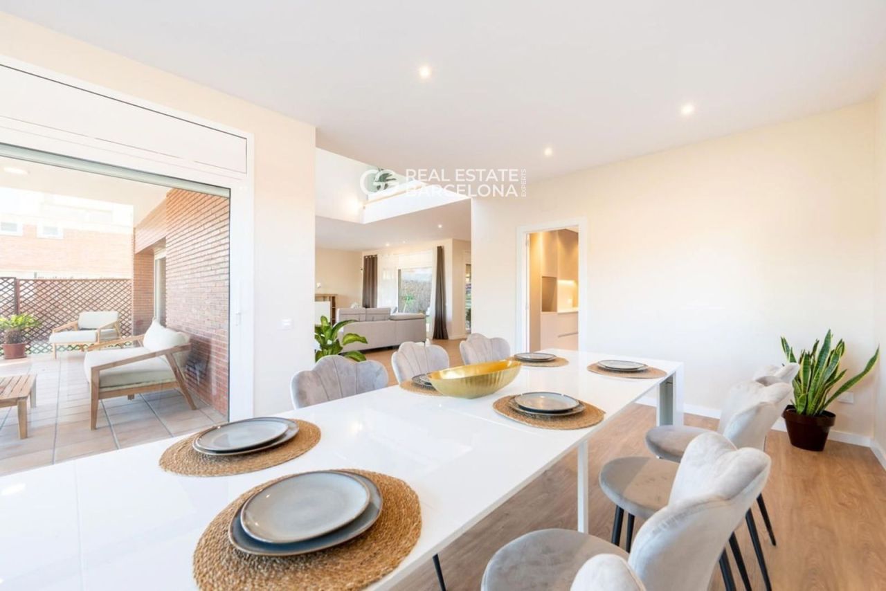 Дом в Барселоне, Испания, 941 м² - фото 10