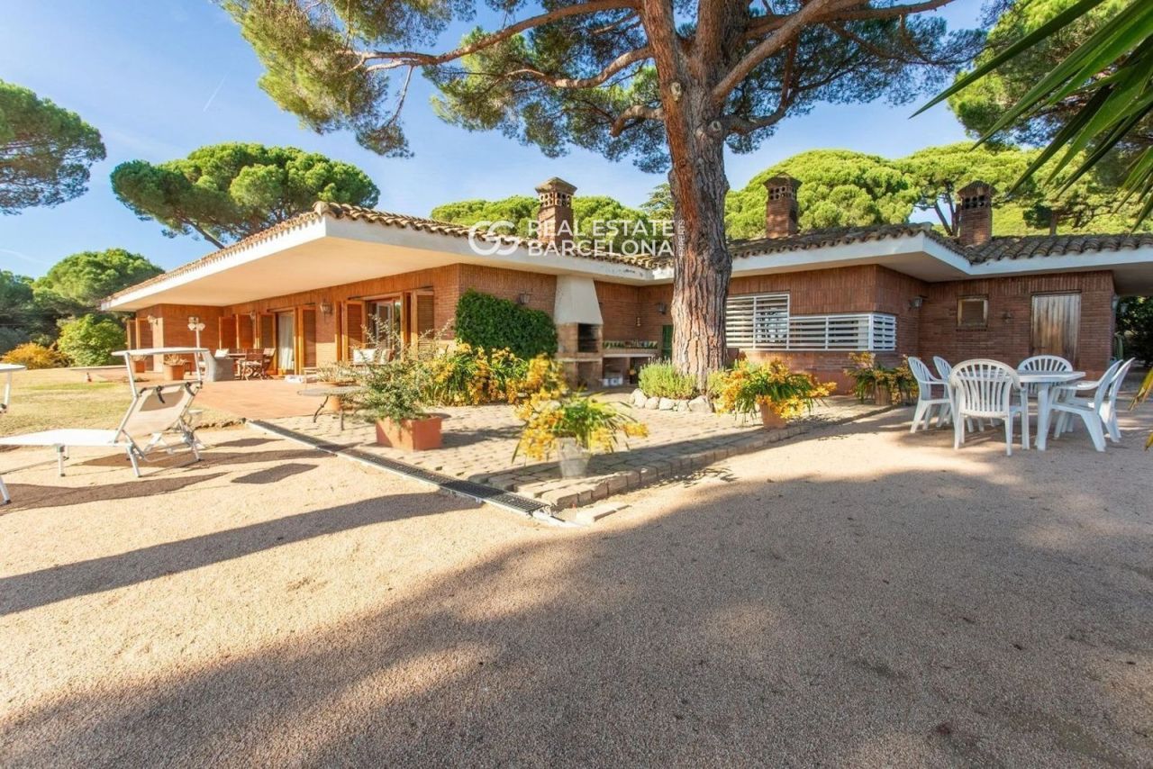 Дом Barcelona, Sant Andreu de Llavaneres, Испания, 495 м² - фото 11