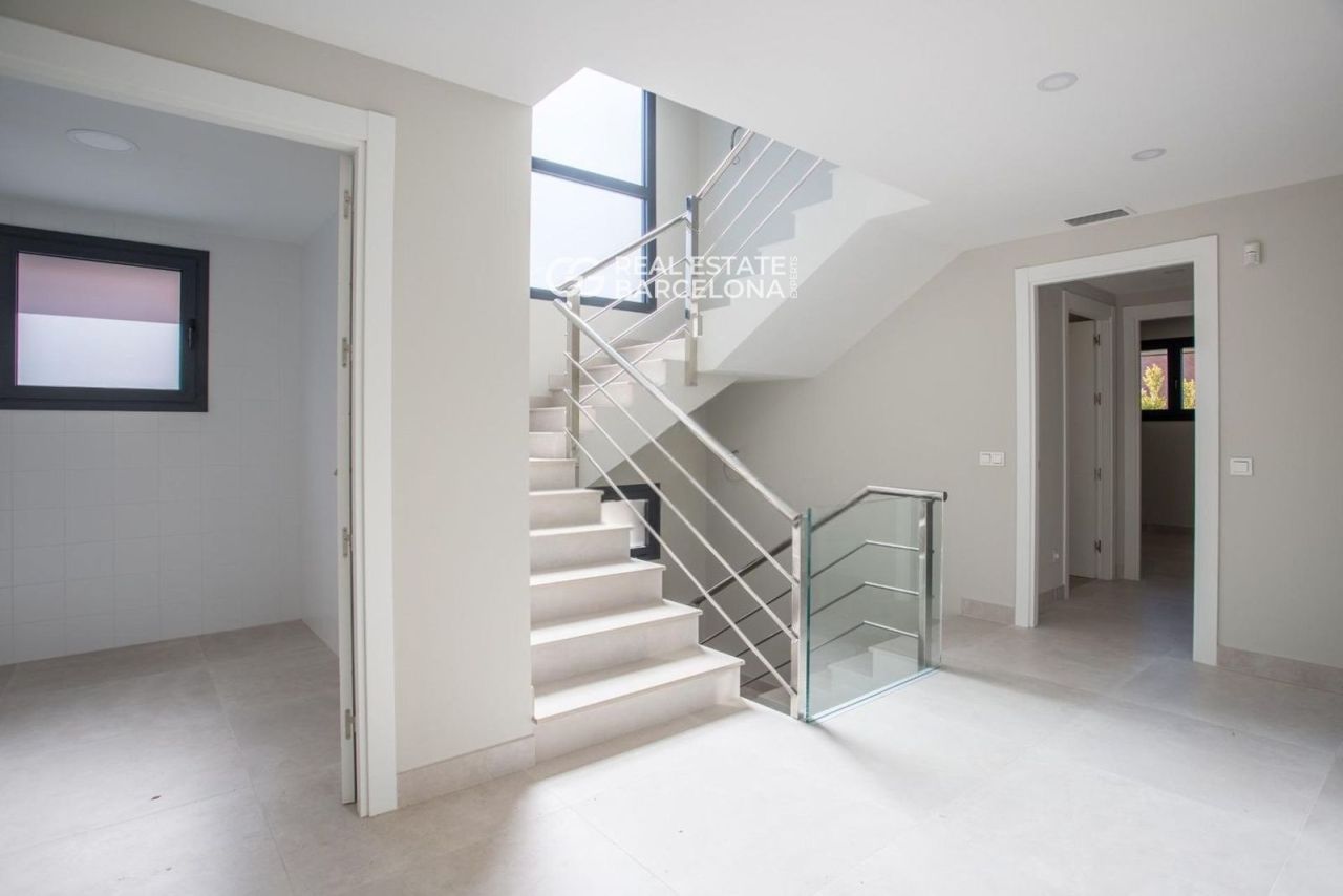 Дом Barcelona, Sant Andreu de Llavaneres, Испания, 464 м² - фото 12