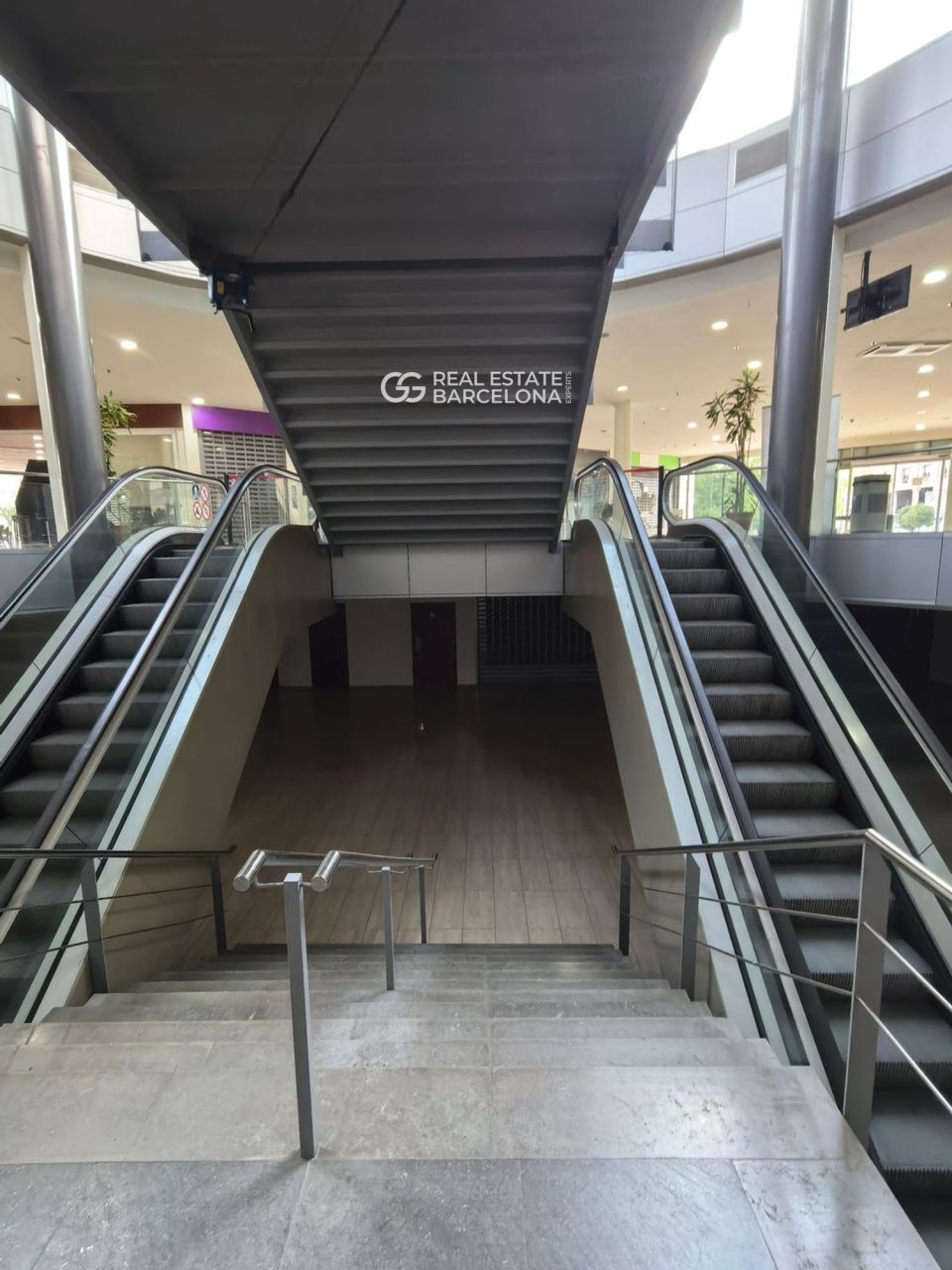 Магазин в Таррасе, Испания, 2.34 м² - фото 12