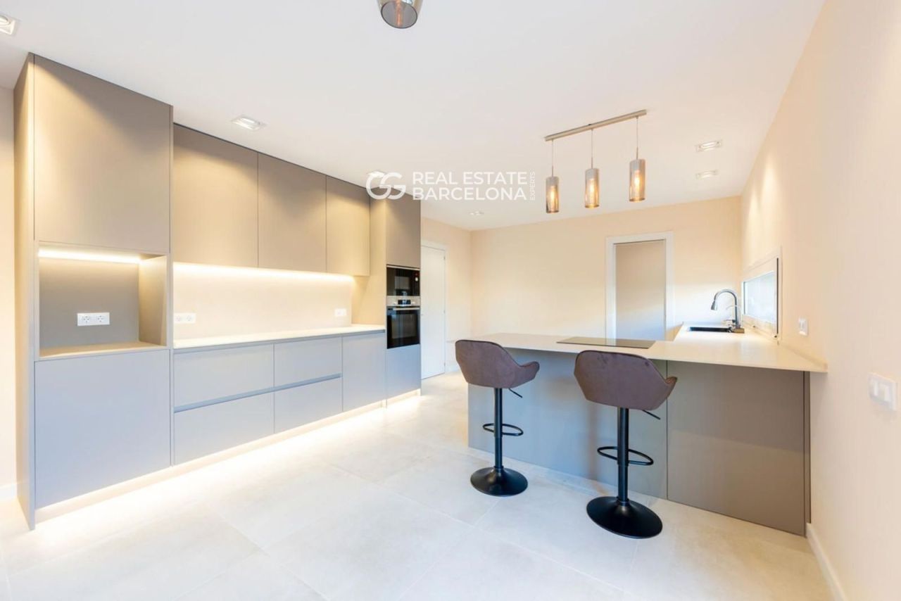 Дом в Барселоне, Испания, 941 м² - фото 12