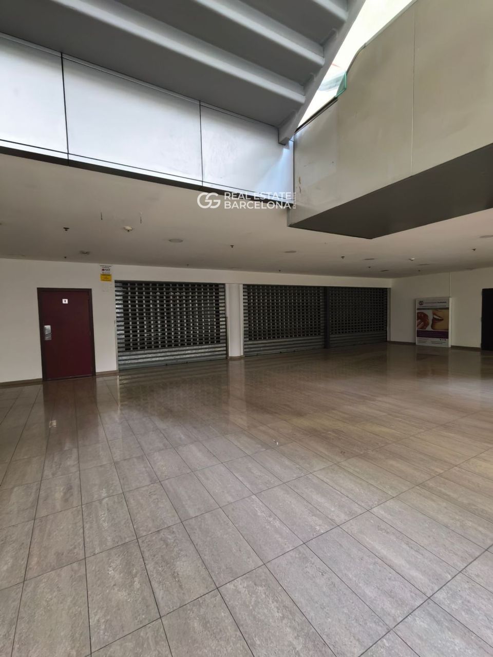 Магазин в Таррасе, Испания, 2.34 м² - фото 13