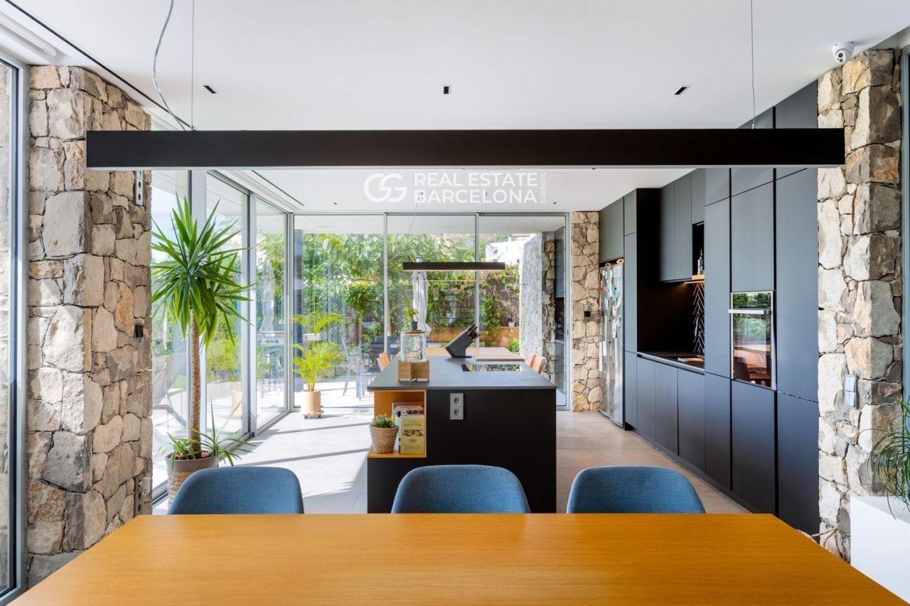 Дом в Барселоне, Испания, 500 м² - фото 15