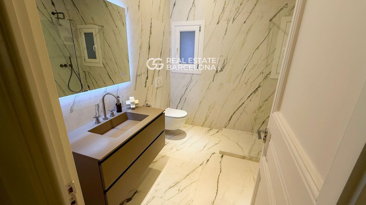 Квартира в Барселоне, Испания, 200 м² - фото 19