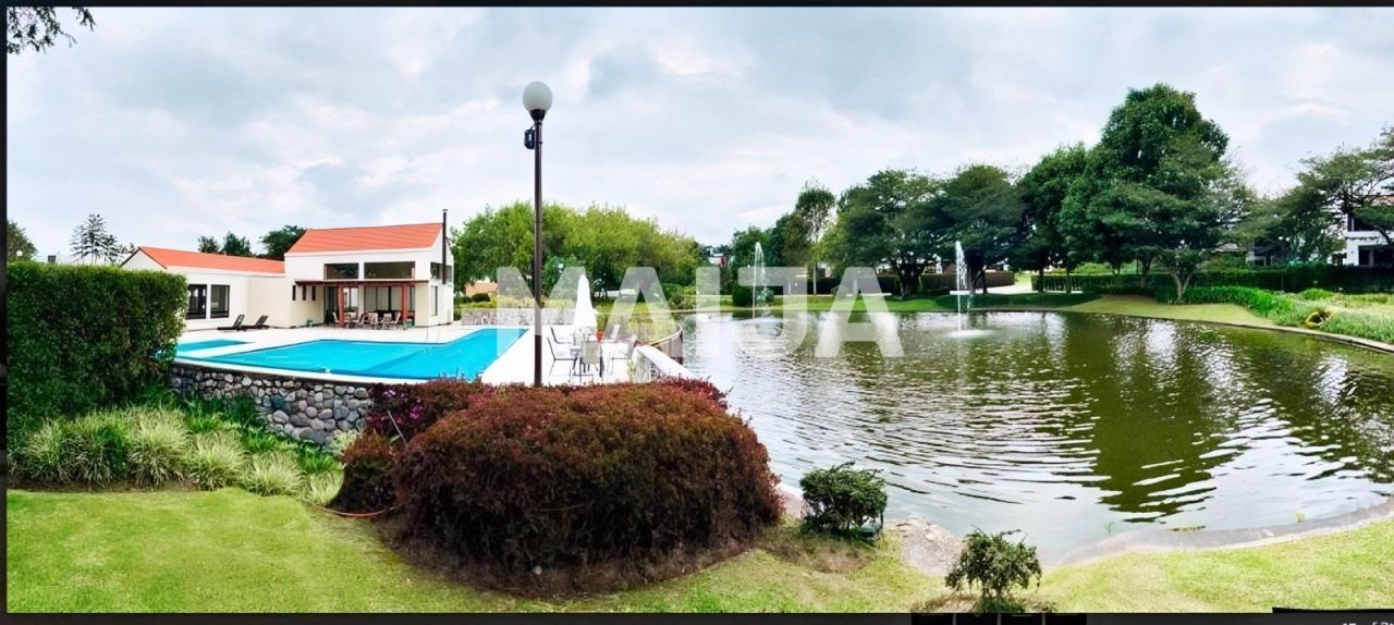 Дом Puembo, Эквадор, 490 м² - фото 1